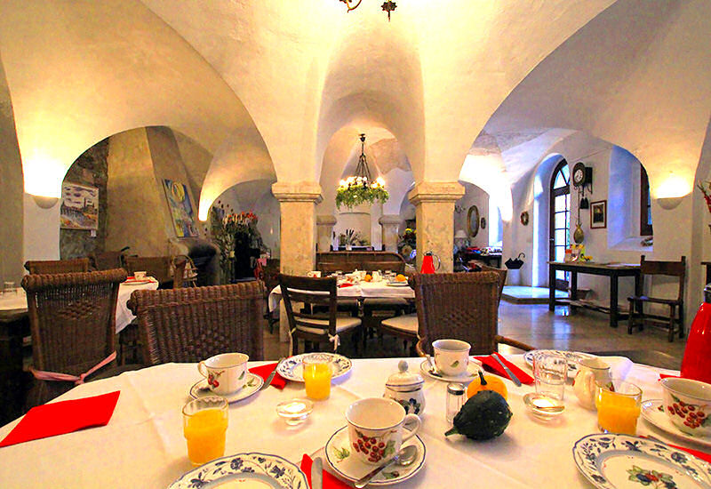 Pension Frühstück am  Kamin untern Gewölbe